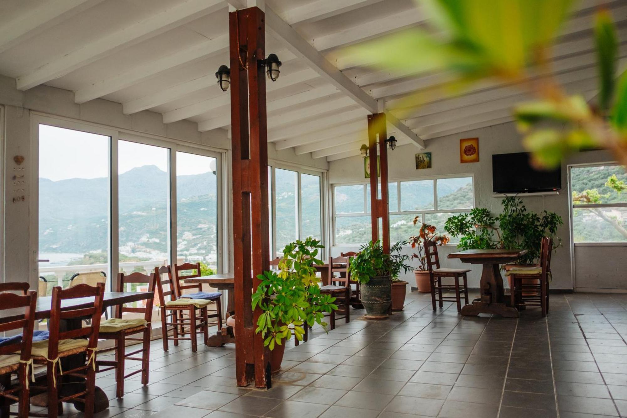 Finikas Apartments Плакиас Экстерьер фото