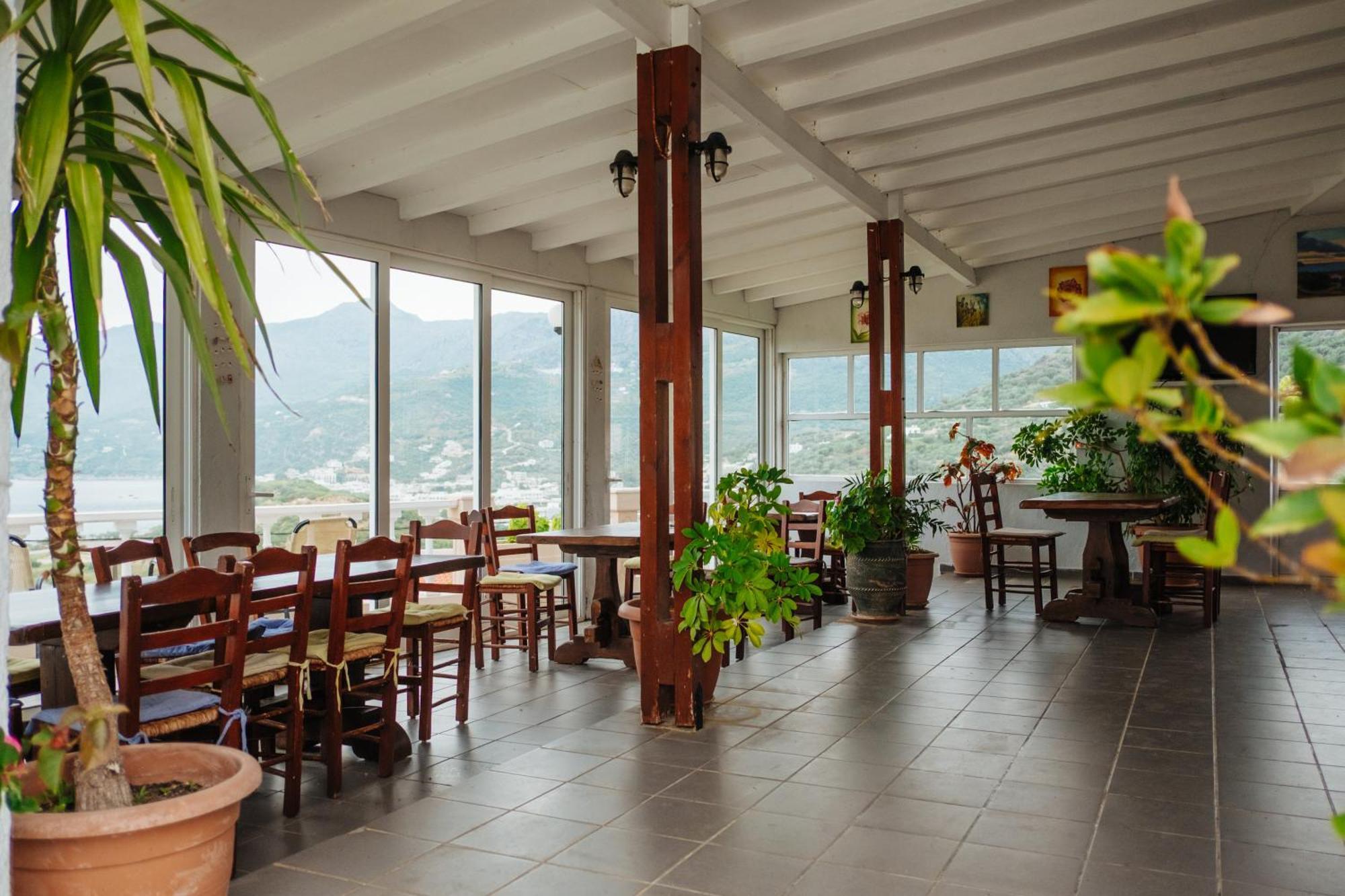 Finikas Apartments Плакиас Экстерьер фото