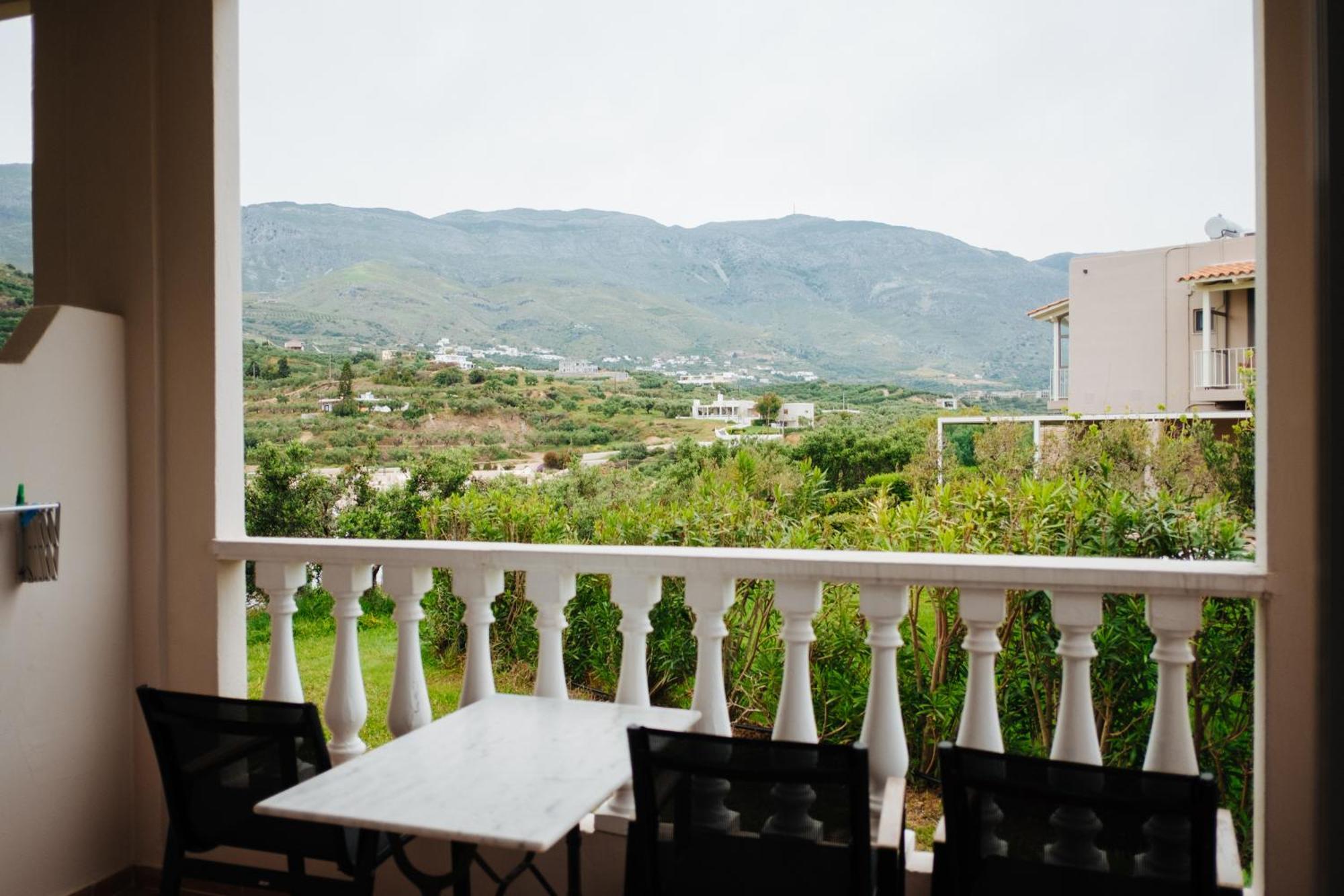Finikas Apartments Плакиас Экстерьер фото