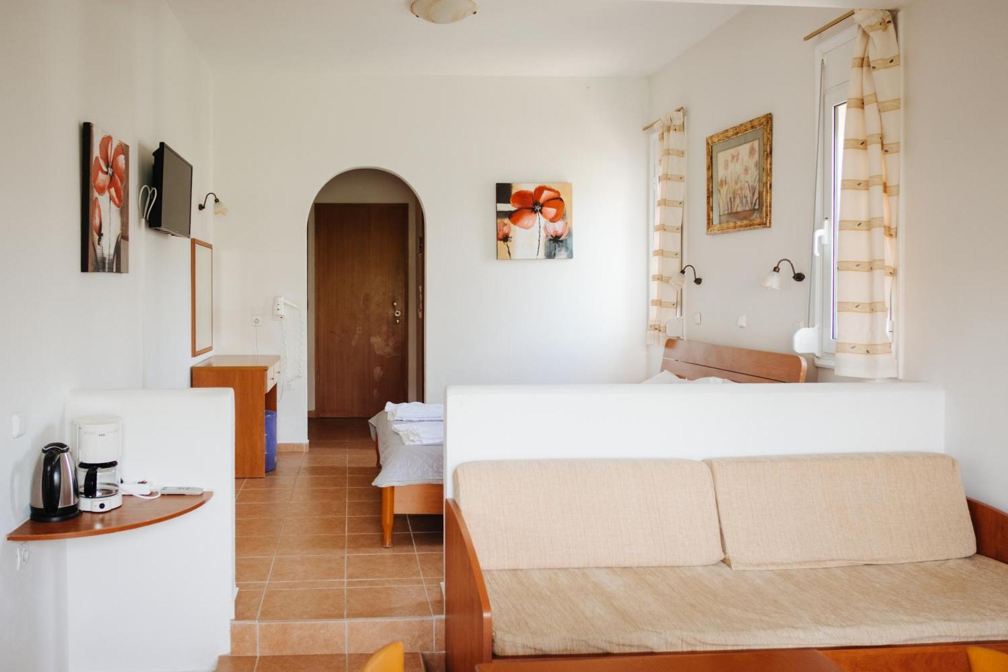 Finikas Apartments Плакиас Экстерьер фото