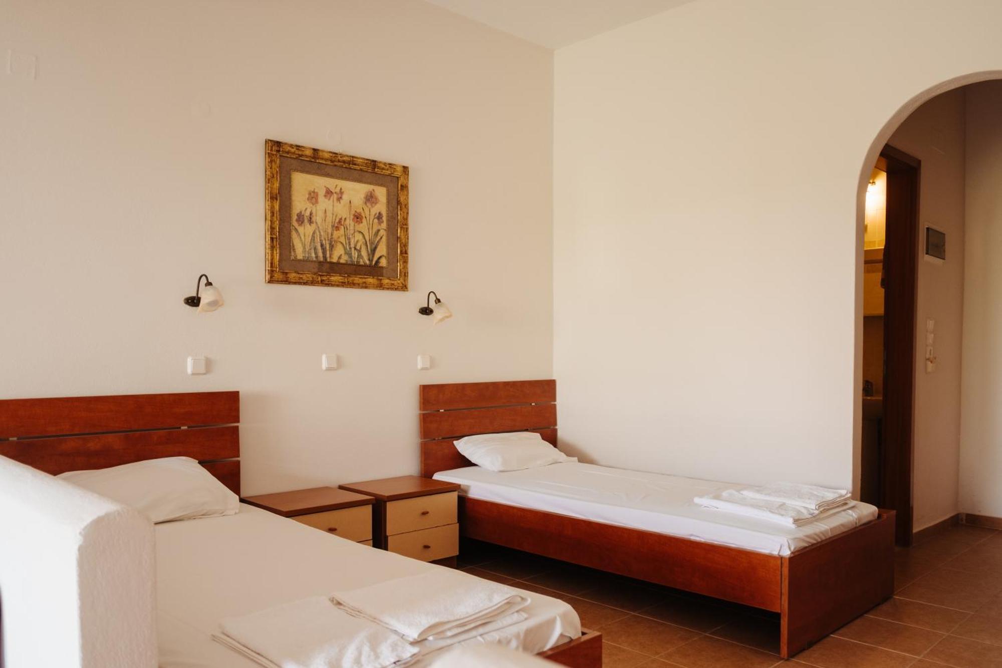 Finikas Apartments Плакиас Экстерьер фото