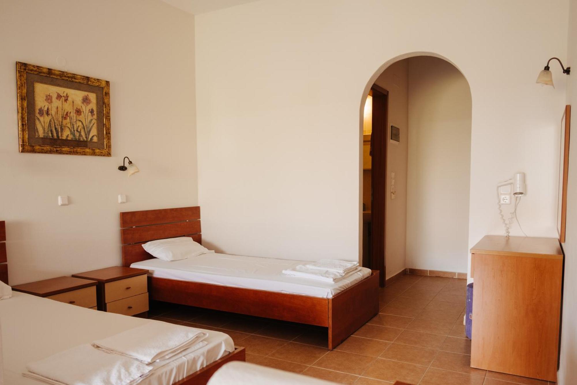 Finikas Apartments Плакиас Экстерьер фото