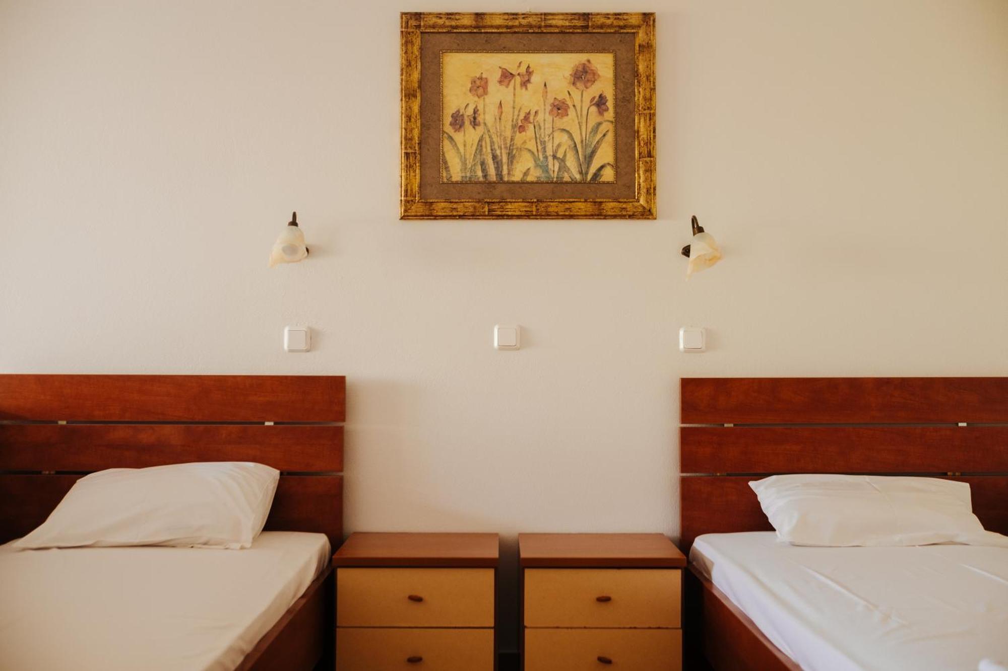 Finikas Apartments Плакиас Экстерьер фото