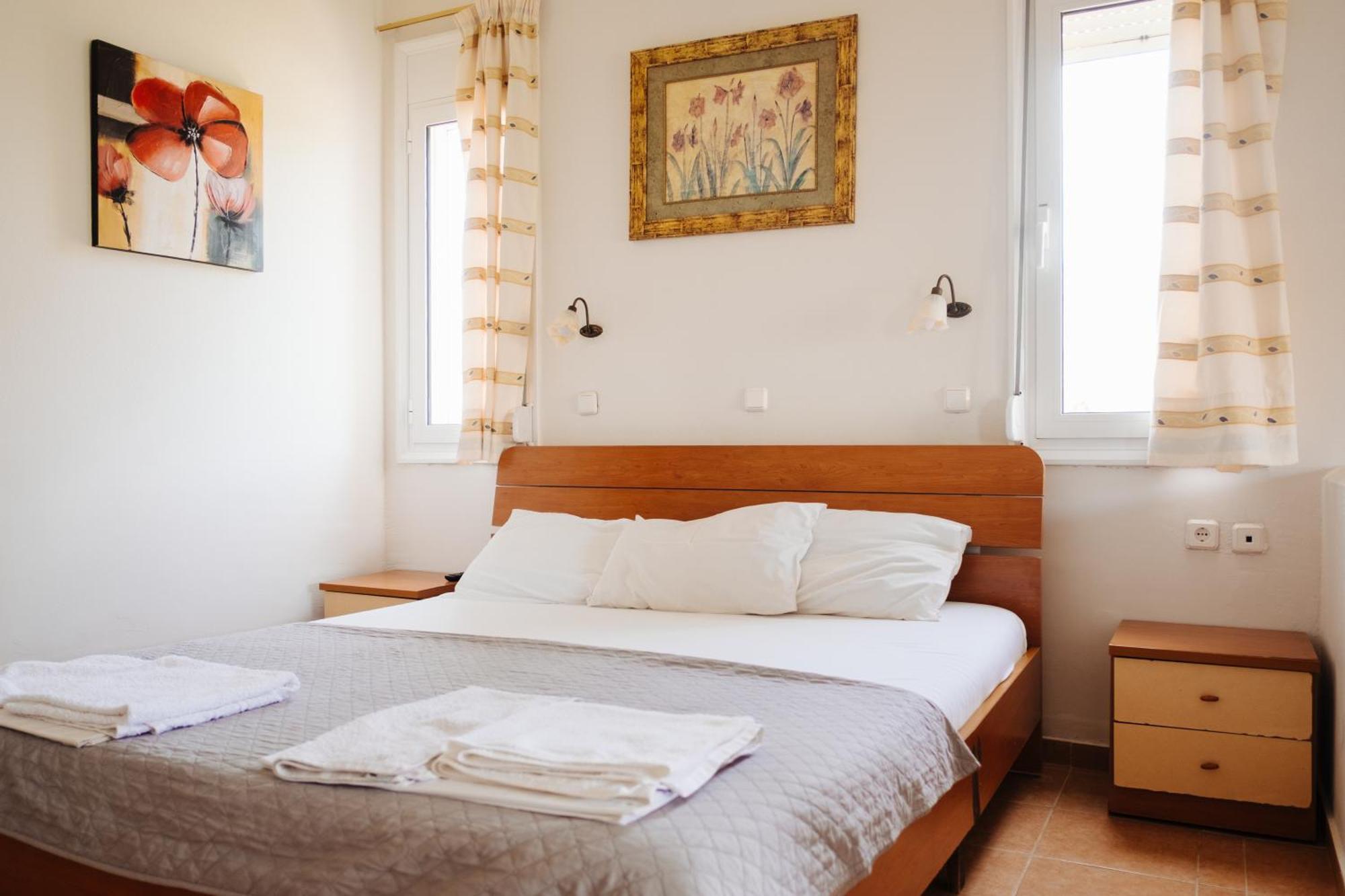 Finikas Apartments Плакиас Экстерьер фото