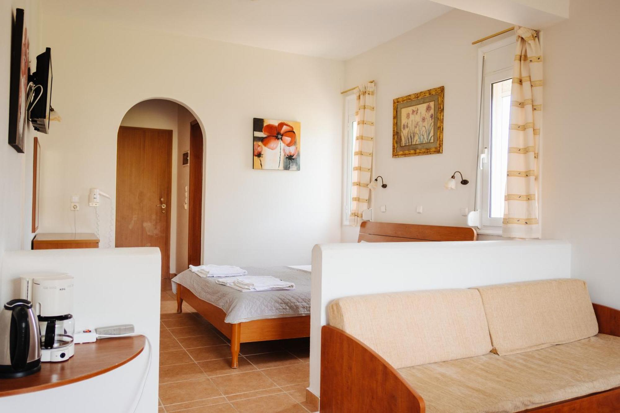 Finikas Apartments Плакиас Экстерьер фото
