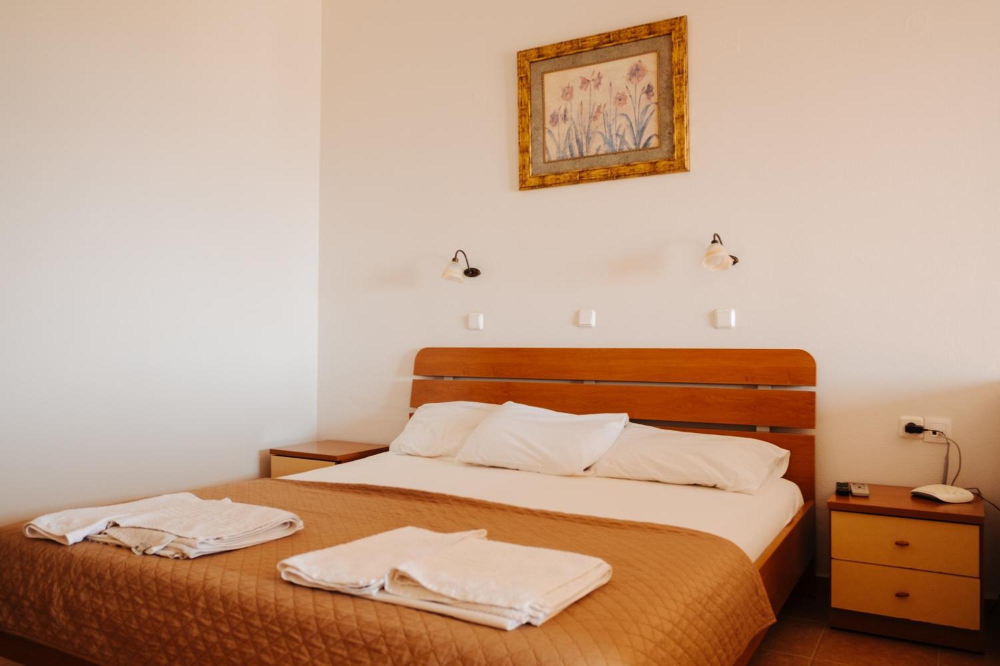 Finikas Apartments Плакиас Экстерьер фото