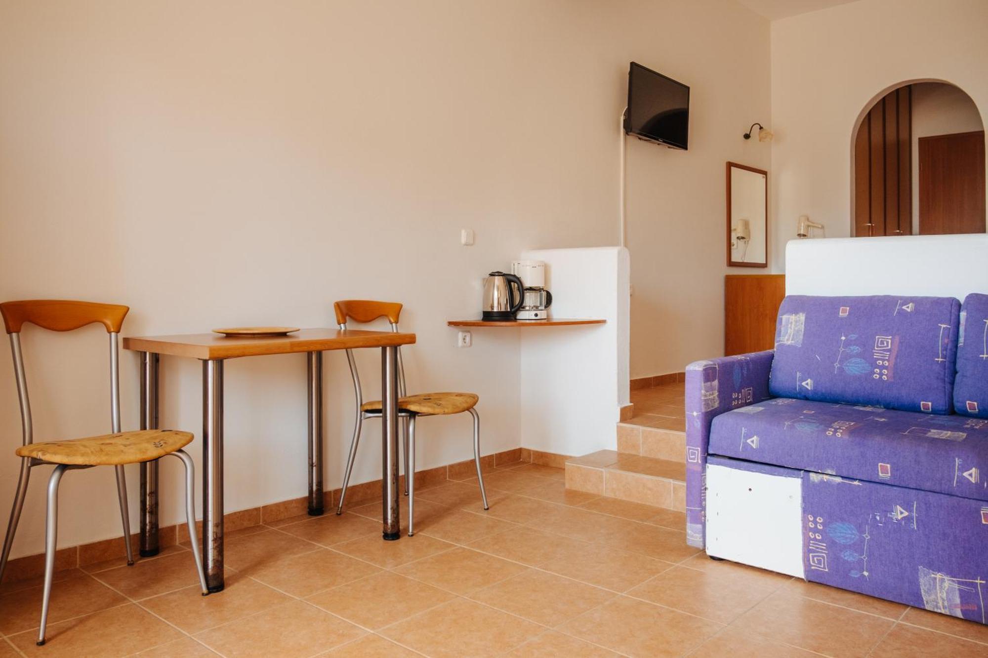 Finikas Apartments Плакиас Экстерьер фото
